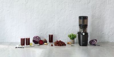 Kuvings AUTO8 бавнооборотна сокоизстисквачка - тип свободни ръце